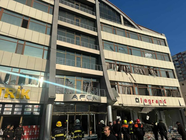 Bakıda "AFEN Plaza"da partlayış - 3 nəfər yaralandı