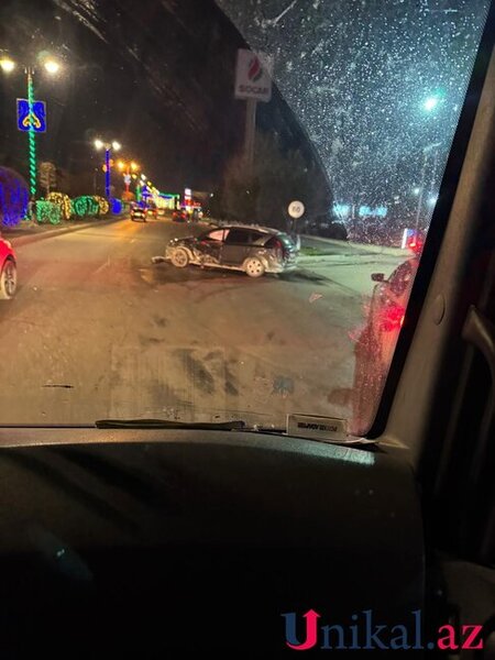 Sumqayıtda "BMW" avtobusa çırpıldı - Yaralılar var+Fotolar