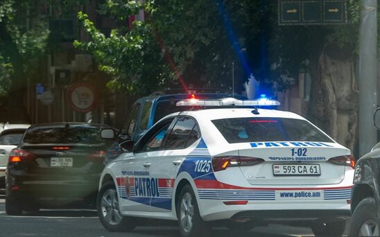 Ermənistanda silahlı şəxslər saxlanılıb