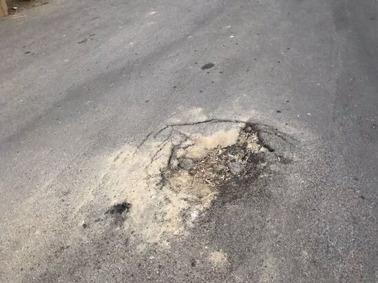 Bakıda ağacların dibi betonlanıb: Yaşıllaşdırma idarəsindən AÇIQLAMA - FOTO