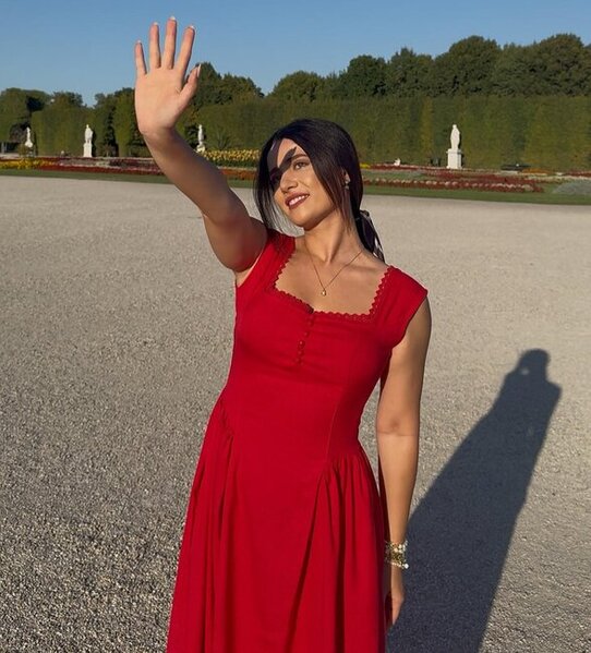 "11 ayda qazandığımı 2 həftədə xərclədim"