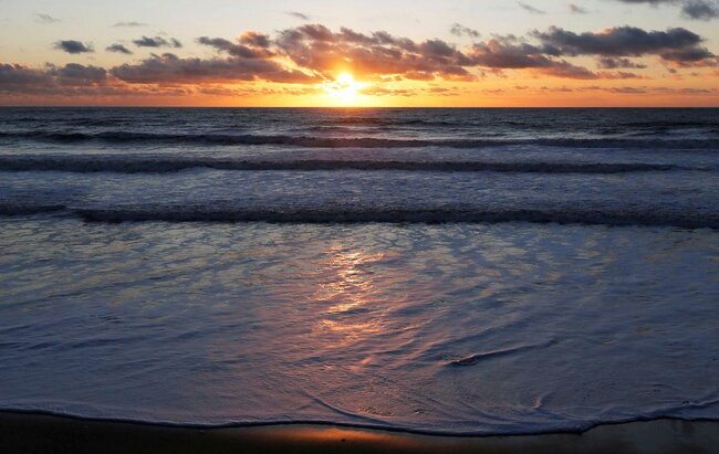 Alimlər təbii elektrik stansiyaları kimi fəaliyyət göstərən qayalar kəşf etdi