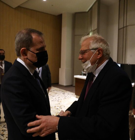 Bayramov Borrell ilə regiondakı vəziyyəti müzakirə etdi