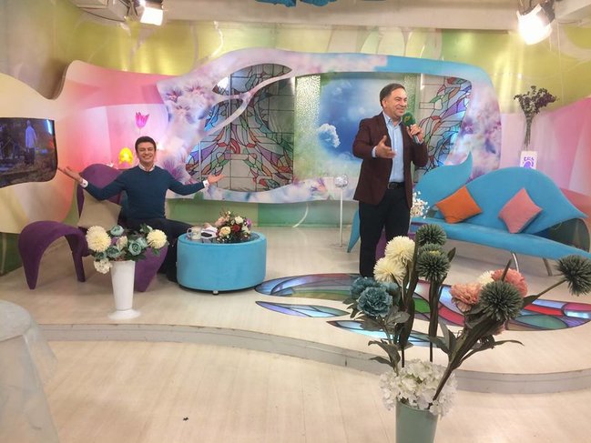 Əlikram Bayramov canlı yayımda çıxılmaz vəziyyətə düşdü - FOTOLAR