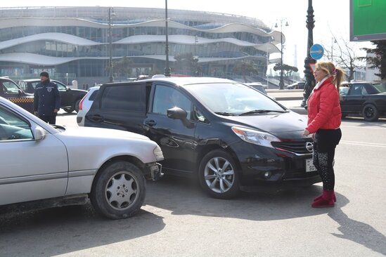 1 manatlıq taksi sürən 50 yaşlı qadın: "Günə 120 manat qazana bilirəm"- VİDEOREPORTAJ/ FOTOLAR