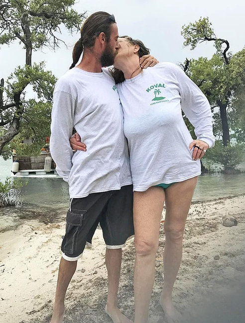 DƏHŞƏT: Bacı-qardaş 15 il sevgili oldu və evləndi/ FOTOLAR