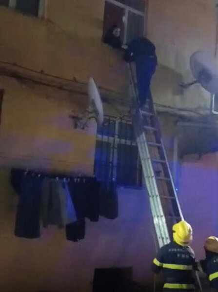 Azərbaycanda yaşayış binasında UÇQUN OLDU - Xəsarət alanlar var - VİDEO+FOTOlar