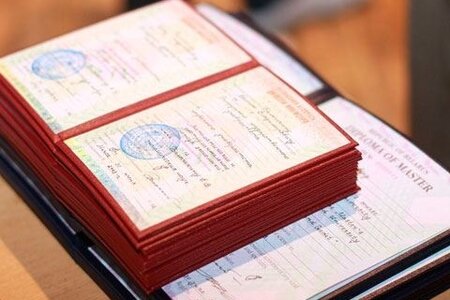 Öz sahəsi üzrə işləyə bilməyən GƏNCLƏR: Diplomu biz nəyə görə alırıq?