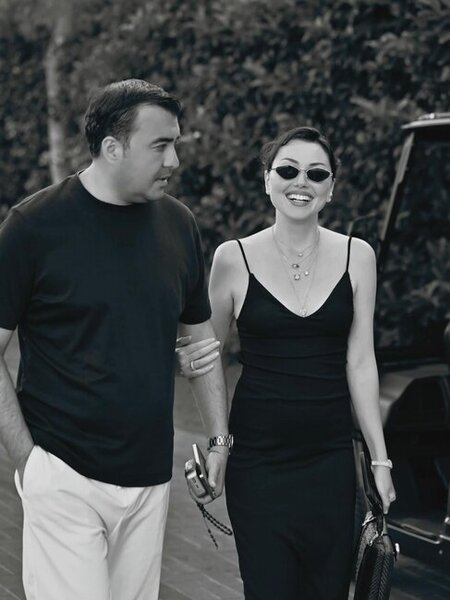 Həyat yoldaşının ad gününü belə təbrik etdi - Fotolar