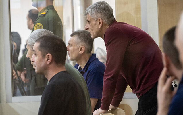 Məhkəmədə vaxtilə işğalda olmuş ərazilərdə çəkilən görüntülərinə baxdı