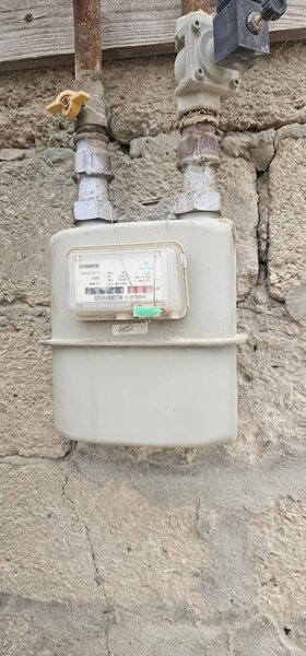 "Azəriqaz" 3 ildir yaşayış olmayan evə 8842 manat BORC YAZDI- ŞİKAYƏT