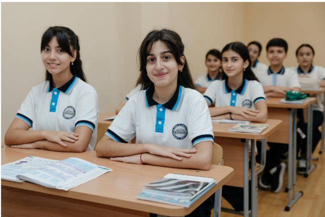 Məktəb həyatı məşhur fotoqrafın obyektivində: Cəlal Kəngərli məktəblilərin bir gününü lentə alıb