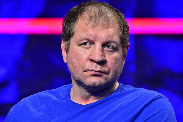 Məşhur boksçu bir il araq içməsə, mənzil hədiyyə ediləcək