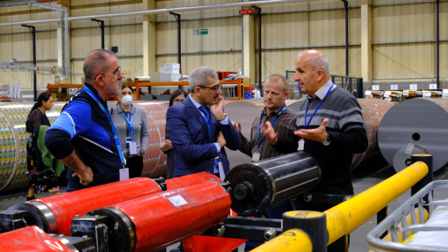 Media nümayəndələri İngiltərədə "Poz-Qazan" biletlərinin çap olunduğu fabrikdə - FOTO/VİDEO