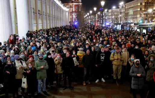 Rusiya ayağa qalxdı: MÜHARİBƏYƏ YOX! - FOTOLAR
