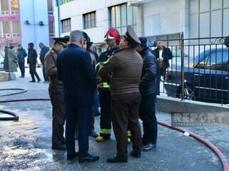 Bakıda yaşayış binasındakı yanğın söndürülüb - YENİLƏNİB + FOTO