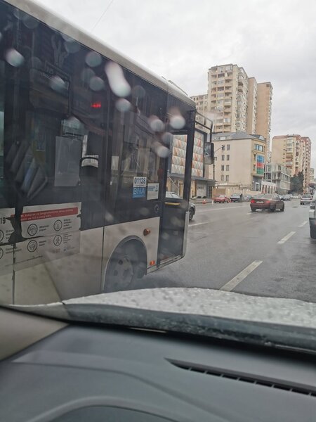 Bakının mərkəzində qorxunc hadisə - Marşrut avtobusunun ... FOTO