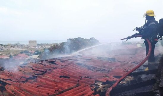 Bakıda fərdi yaşayış evindəki yanğın söndürüldü - YENİLƏNİB + FOTO/VİDEO