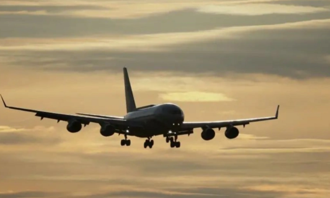 Azərbaycanda hava nəqliyyatı ilə sərnişin daşımaları 2 %-dən çox artıb