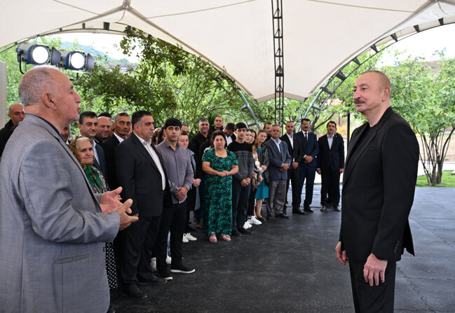 Prezident Xocalı sakinləri ilə görüşdü - Fotolar