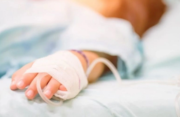 Gəncədə dörd yaşlı uşaq xəstəxanada öldü