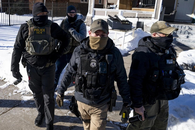 NYT: ABŞ-də immiqrasiya agentlərinin ordersiz saxlama səlahiyyətləri genişləndirilib