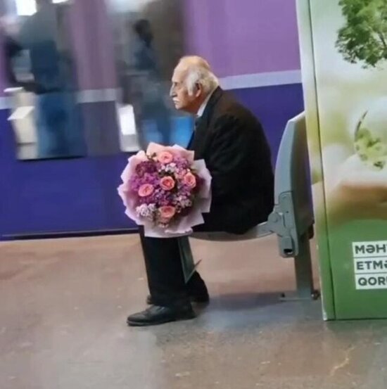 Hamı Bakı metrosundakı bu görüntülərdən danışır