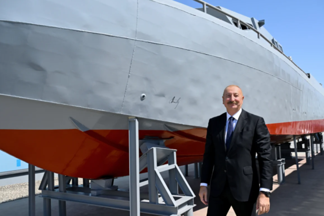 Prezident İlham Əliyev Hərbi Dəniz Qüvvələrində olub - FOTO