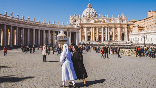 Papanın gizlətdiyi sirrlər: Vatikan kitabxanasında nə var və ora necə daxil olmaq olar?