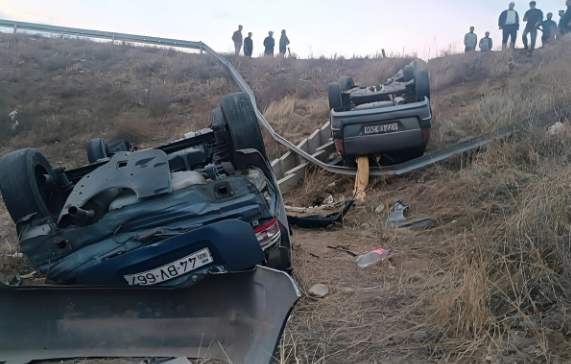 Tovuzda avtomobillər toqquşaraq körpüdən AŞDI: Yaralılar var