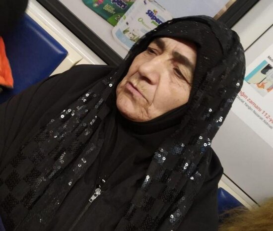 Şəhid generalın adı ilə dələduzluq edir - Bu qadına DİQQƏT