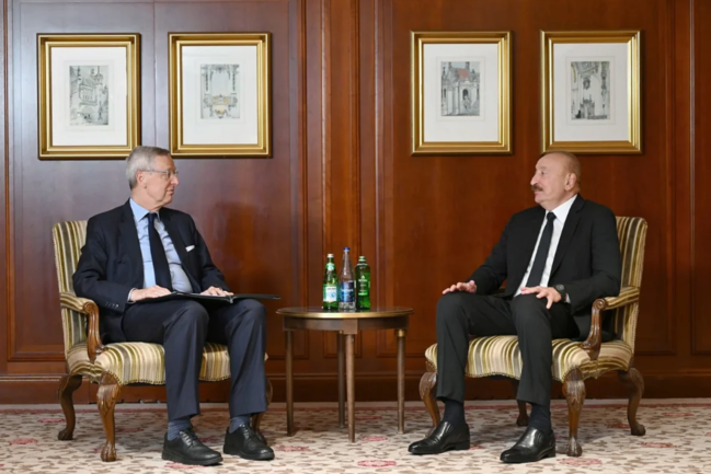 İlham Əliyev Almaniya İqtisadiyyatının Şərq Komitəsinin sədri Mixael Harms ilə görüşüb - FOTO