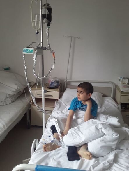 Yeddi yaşlı İslam kəskin leykozdan əziyyət çəkir - FOTO