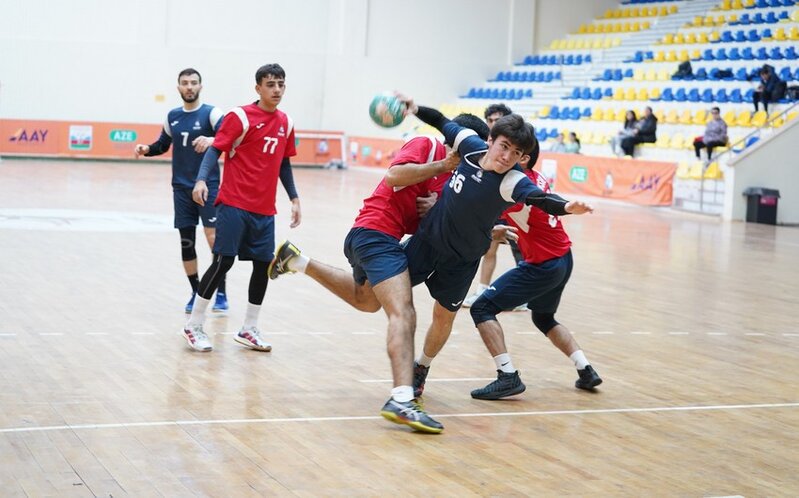 Həndbol üzrə Azərbaycan çempionatı: lider itkisiz irəliləyir