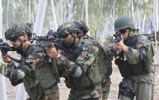 Pakistanda 70 terrorçu öldürüldü