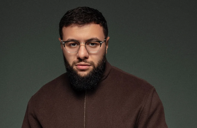 Qazaxıstanda tutulan azərbaycanəsilli ifaçı Navai təcridxanada yeni mahnılar yazmağa başlayıb