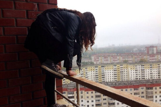 Bakıda 13 yaşlı şagirdin intiharının PƏRDƏARXASI