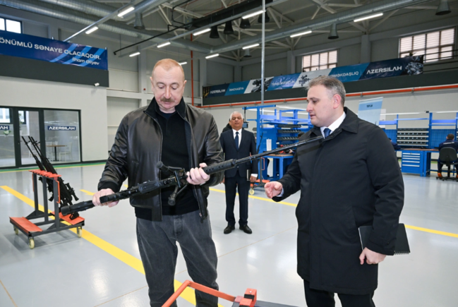 İlham Əliyev Tərtər elektromexanika zavodunun yenidənqurmadan sonra açılışında iştirak edib