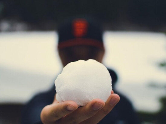 Bu ölkədə qar topu oynamaq qadağan edilib - QƏRİBƏ SƏBƏB