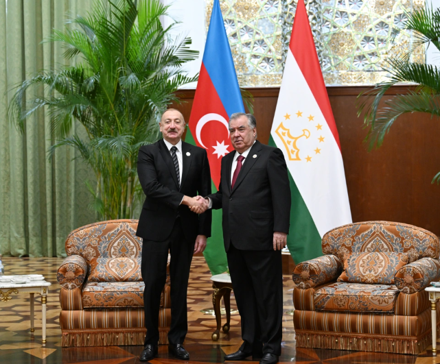 Düşənbədə İlham Əliyevin Emoməli Rəhmon ilə təkbətək görüşü olub