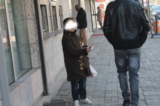 Küçədə "salfetka" satan 14 yaşlı qız itkin düşdü