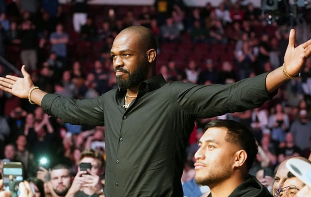 UFC çempionu karyerasını başa vurdu