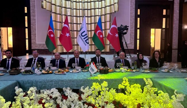 Bakıda Beynəlxalq Demokratlar Birliyinin (UID) Azərbaycan nümayəndəliyinin təşkilatçılığı ilə iftar süfrəsi açılıb - FOTOLAR