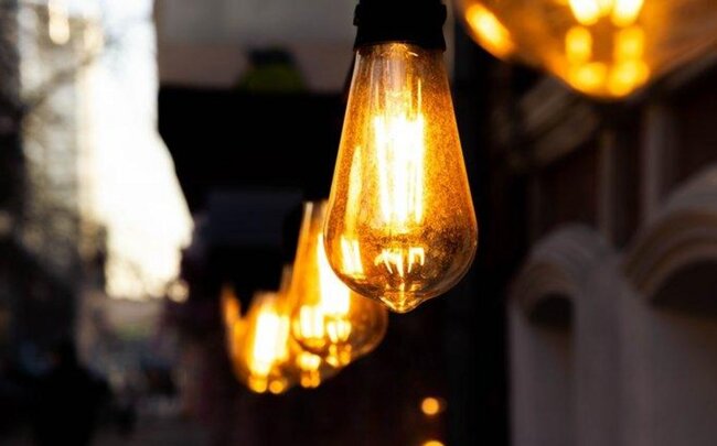 Fransada elektrik şəbəkəsinin təxribatı ilə bağlı təhqiqat başlayıb