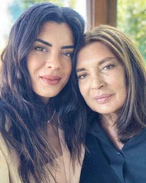 Aktrisanın qızının anasına oxşarlığı gündəm oldu - FOTO