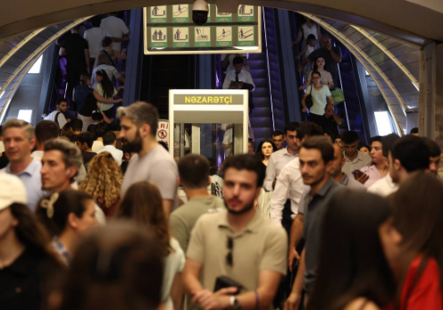 Metro istifadəçilərinə şad xəbər - Sıxlıq azalacaq