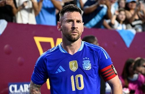 Lionel Messi uzun fasilədən sonra yaşıl meydanlara dönür