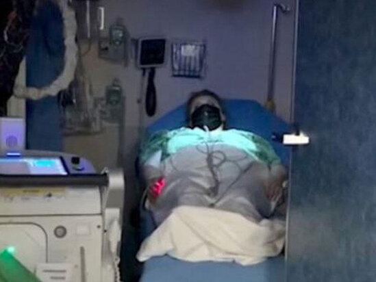 Qəzaya uğrayan qadını təcili yardım maşınında zorladı - Ağlasığmaz rəzalətin təfərrüatı - FOTOLAR