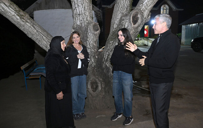 Prezidentin qızları Pəncəli Teymurovun evində - Fotolar