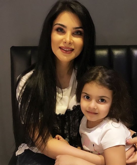 Bu da müğənni Rahidə Baxışovanın heç yerdə görmədiyiniz qızı Zəhra - FOTOLAR